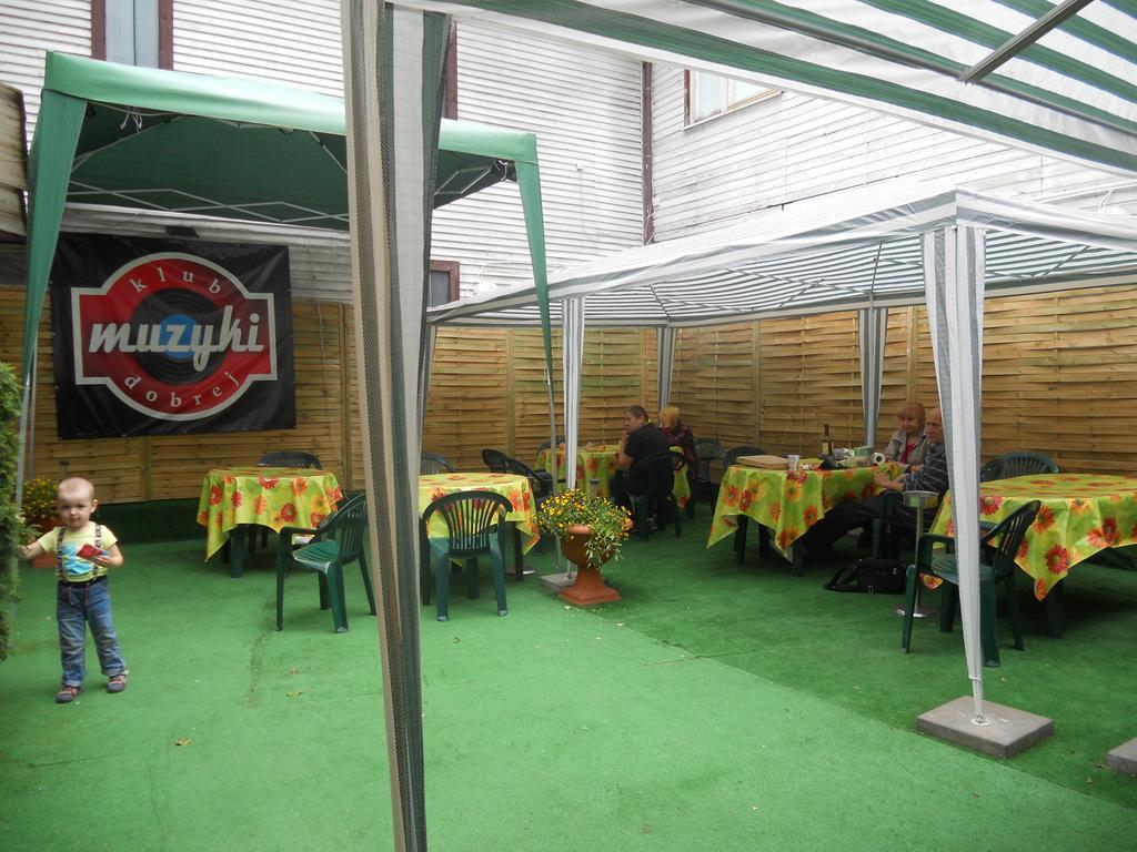 Kwatery Pracownicze Twardowski Varsovie Extérieur photo